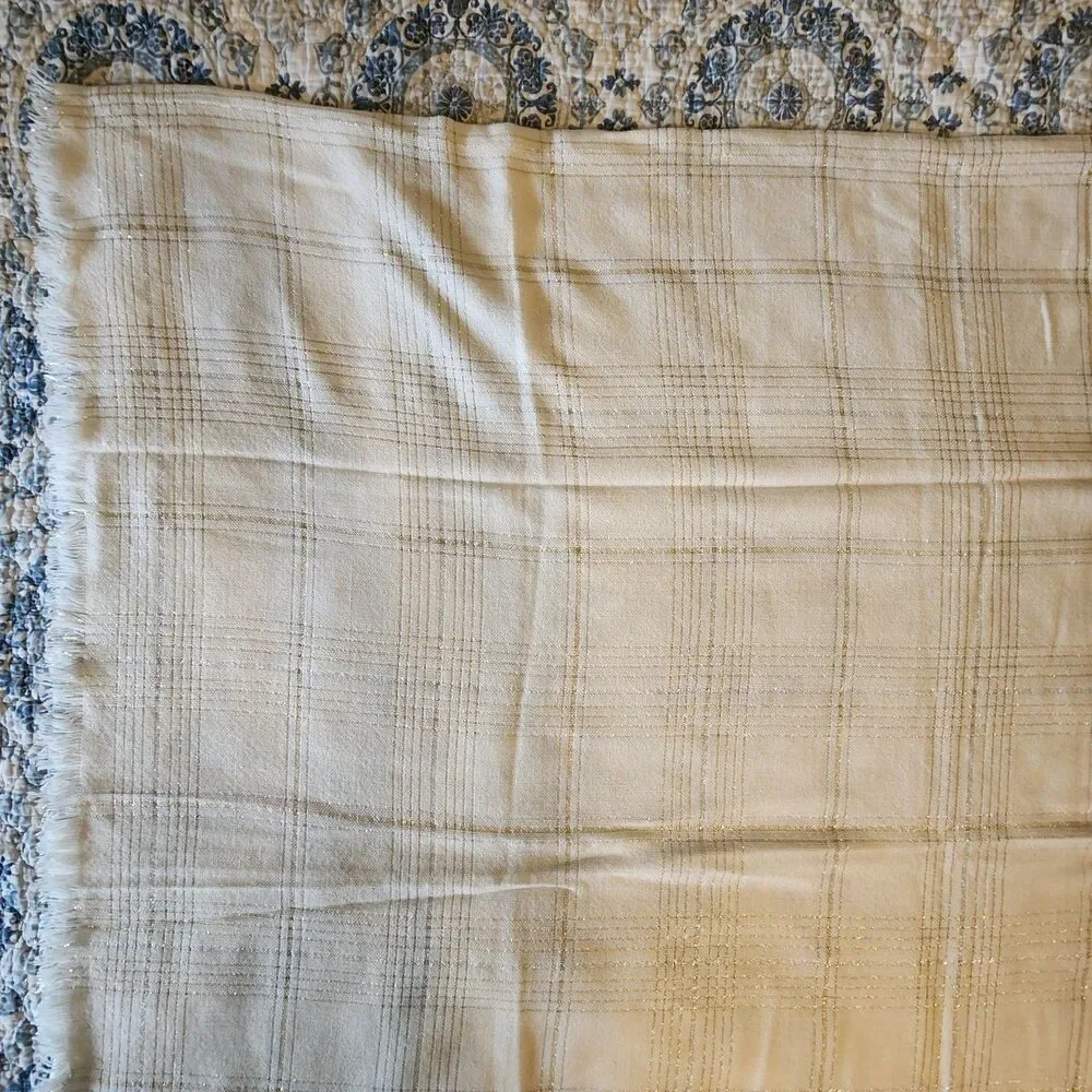 Tablecloth Cream w/ Gold Silver Metallic Thread Plaid Loose Weave 98x60 Holiday
